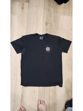 Alm Fab Mens graphic T-shirt size XL